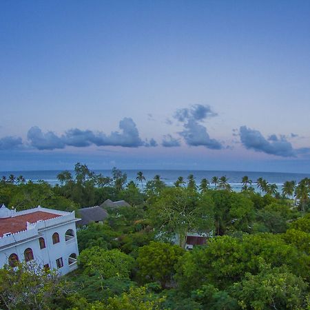 Hill Park Hotel - Tiwi Beach Екстер'єр фото