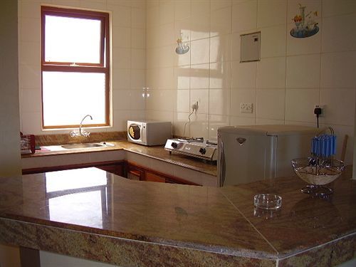 Hill Park Hotel - Tiwi Beach Екстер'єр фото