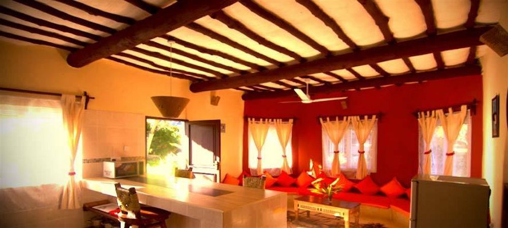 Hill Park Hotel - Tiwi Beach Екстер'єр фото