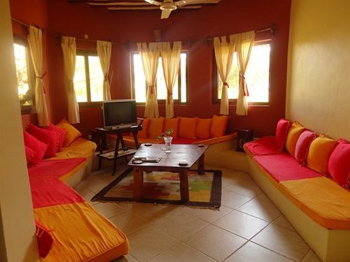 Hill Park Hotel - Tiwi Beach Екстер'єр фото